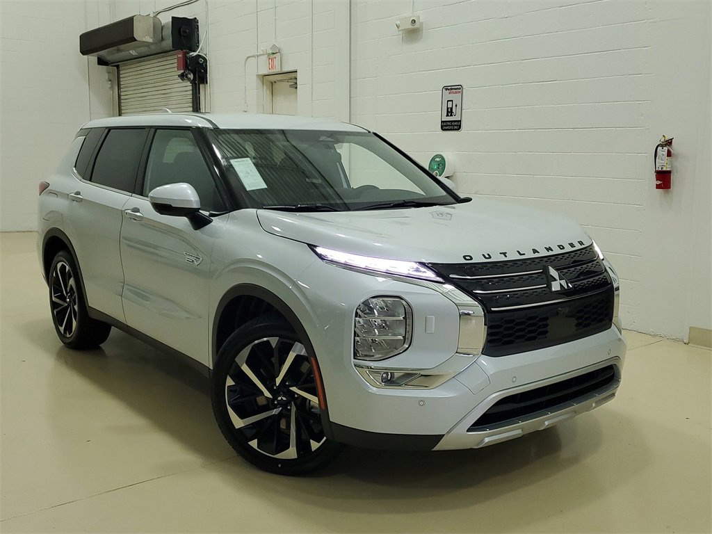 New 2025 Mitsubishi Outlander SE image 30