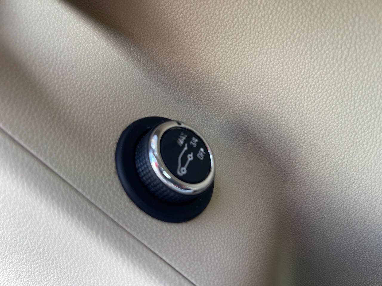 Used 2018 Cadillac XT5 Luxury w/ Driver Awareness Package image 37