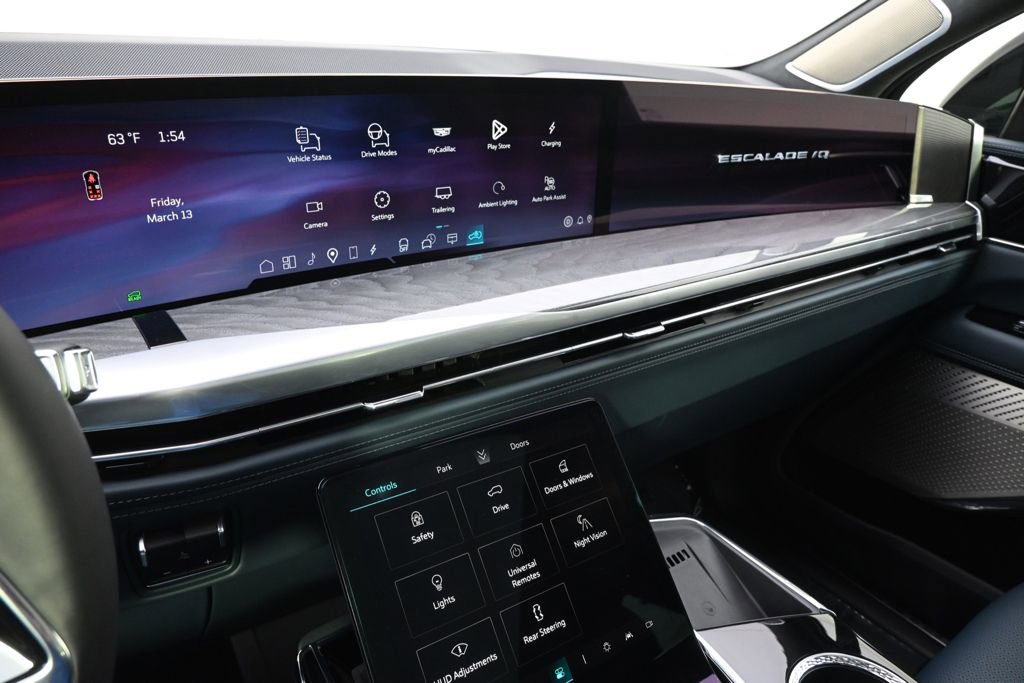 Certified 2025 Cadillac Escalade IQ Sport 2 AWD/4WD image 29