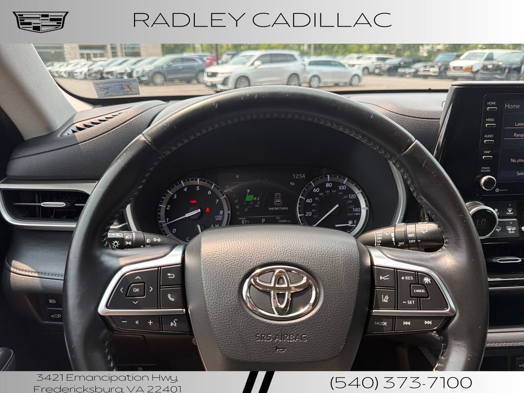 Used 2020 Toyota Highlander XLE AWD/4WD image 6