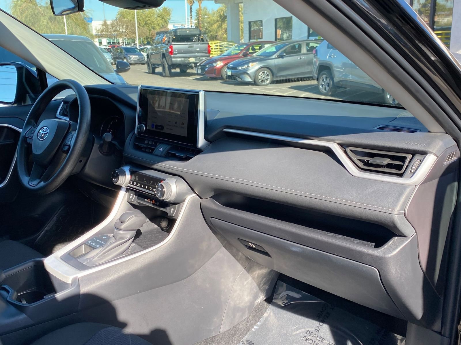 Used 2025 Toyota RAV4 XLE image 35