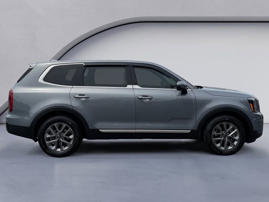 Used 2023 Kia Telluride LX FWD image 6