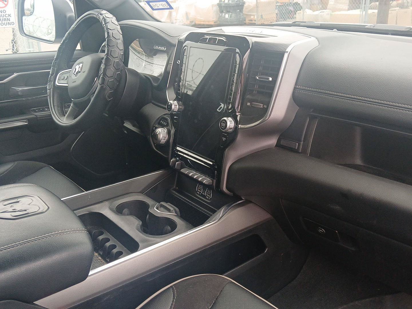Used 2024 RAM 1500 Laramie AWD/4WD image 11