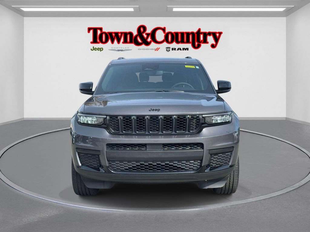 Certified 2023 Jeep Grand Cherokee L Laredo image 2