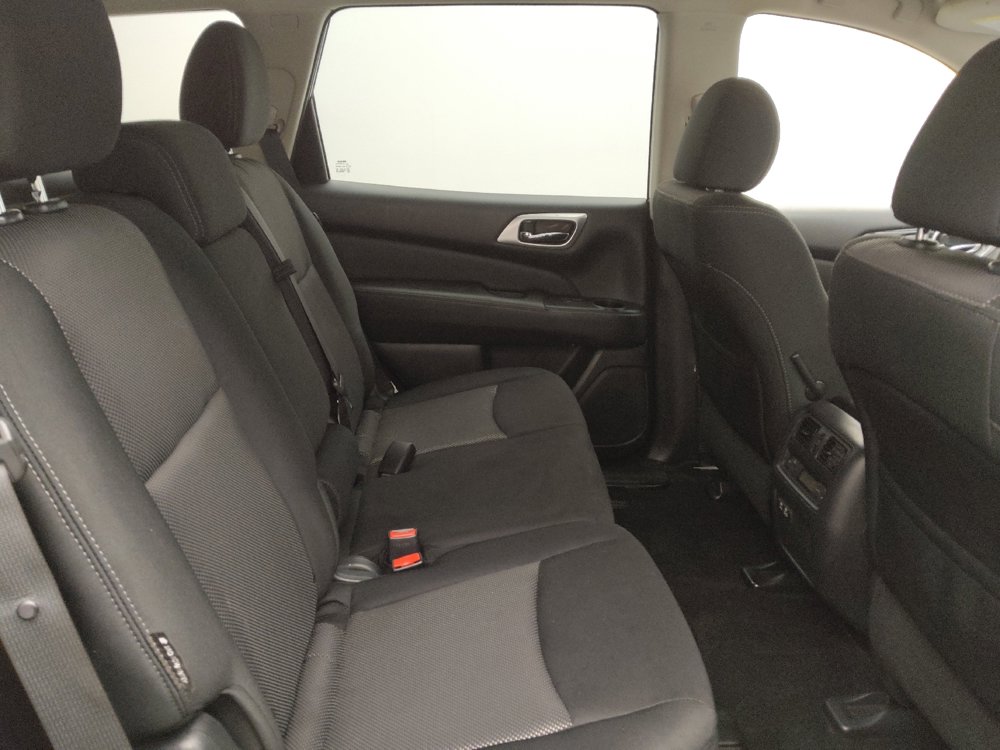 Used 2020 Nissan Pathfinder S image 19