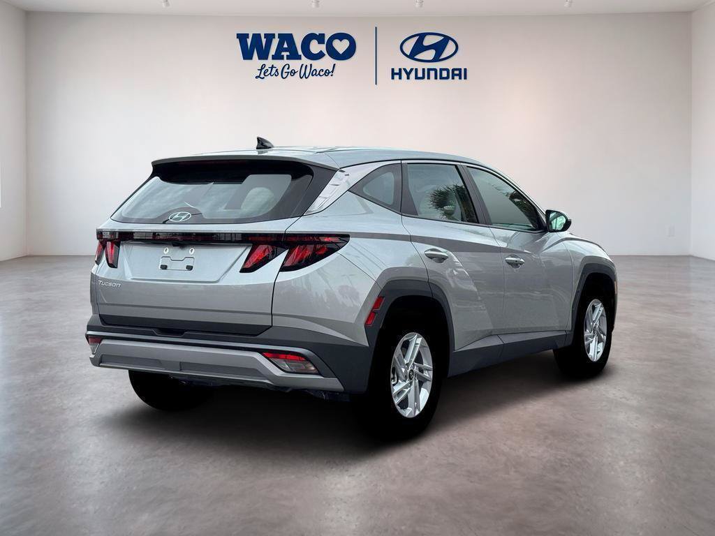 New 2026 Hyundai Tucson SE w/ Tow & Go Package FWD image 7