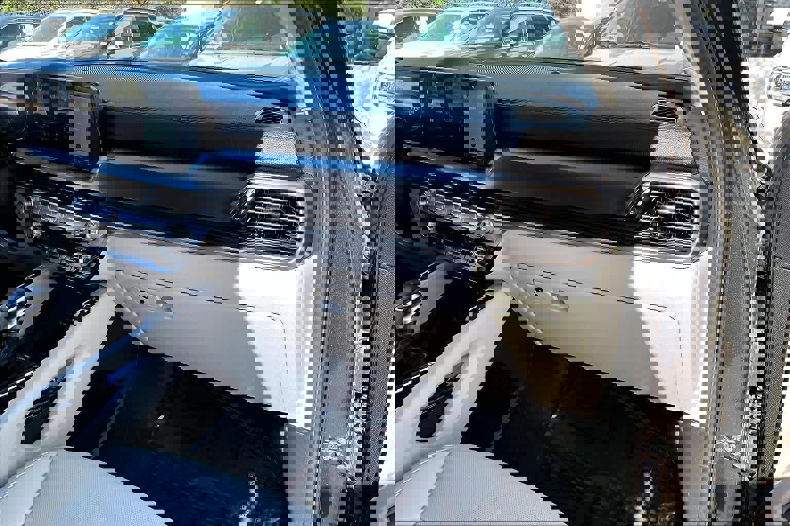 Used 2024 Kia Telluride S image 17