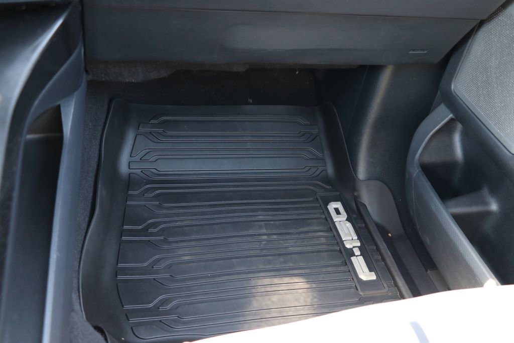 Used 2023 Ford F150 Lightning Platinum image 24