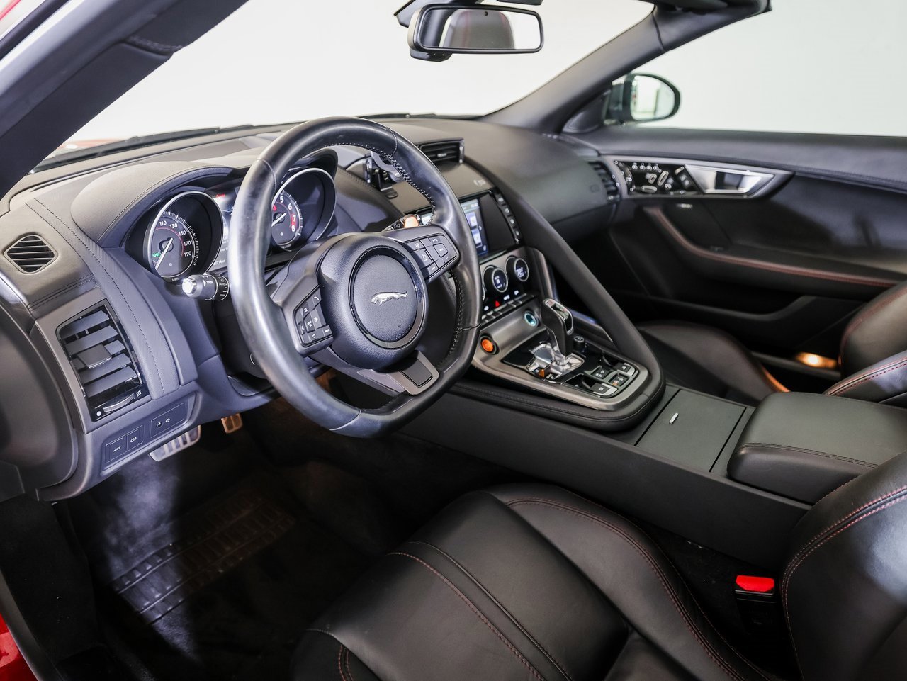 Used 2017 Jaguar F-TYPE S image 4