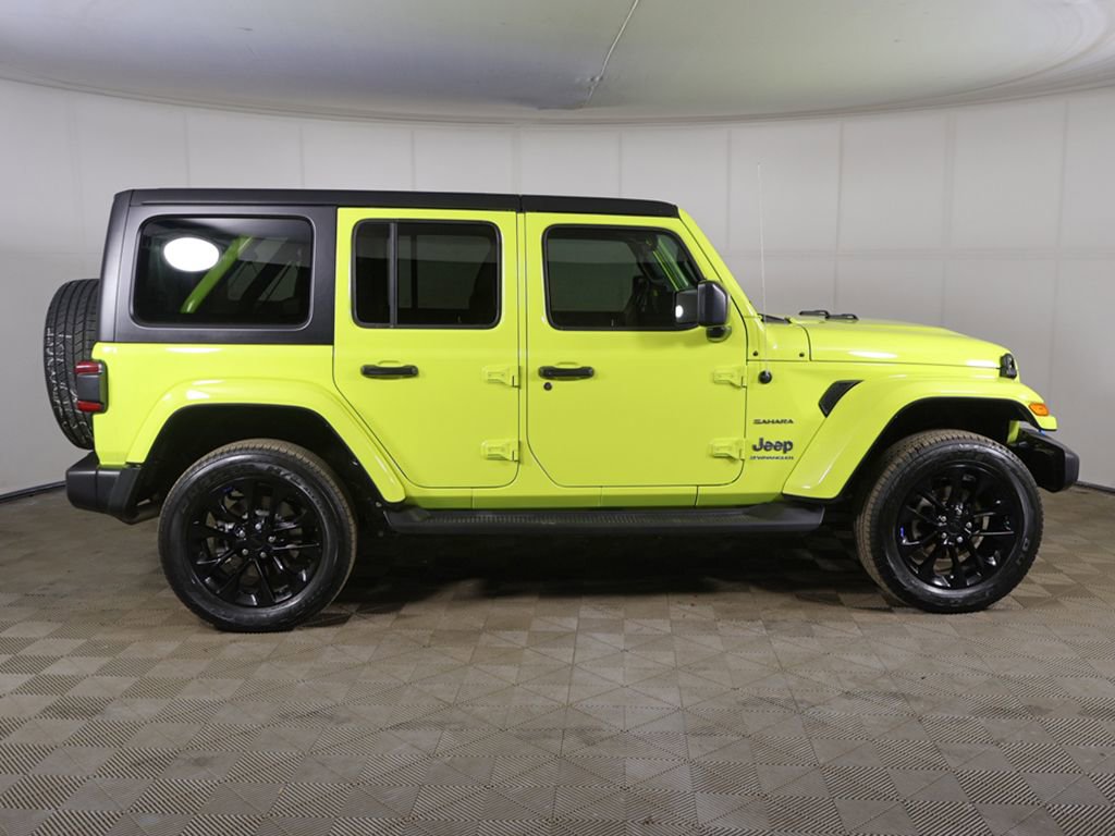 Used 2023 Jeep Wrangler Unlimited Sahara w/ Cold Weather Group AWD/4WD image 12