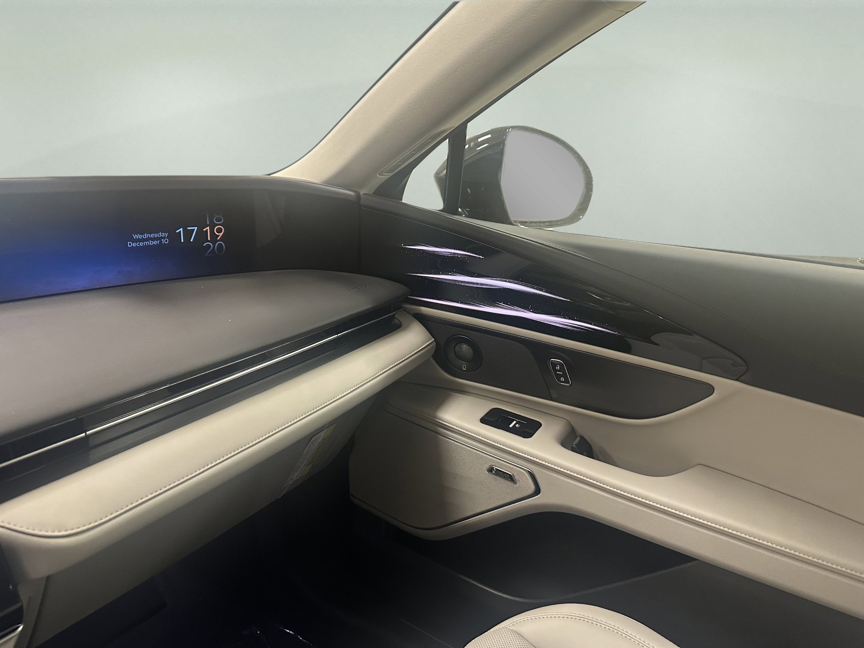 New 2026 Lincoln Nautilus Premier w/ Equipment Group 102A image 17