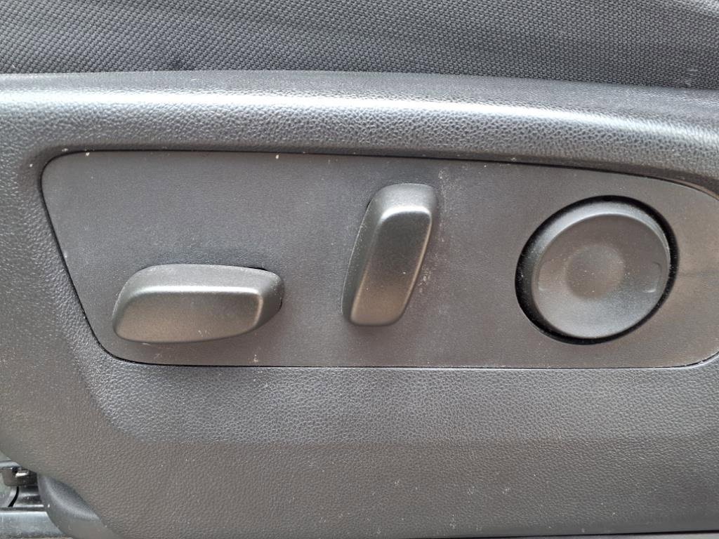 Used 2024 Chevrolet Silverado 2500 Custom w/ Custom Value Package image 23