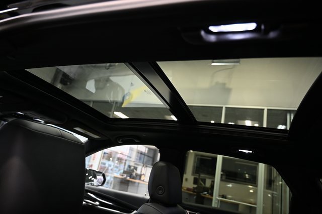 Used 2025 Cadillac XT5 Premium Luxury image 21