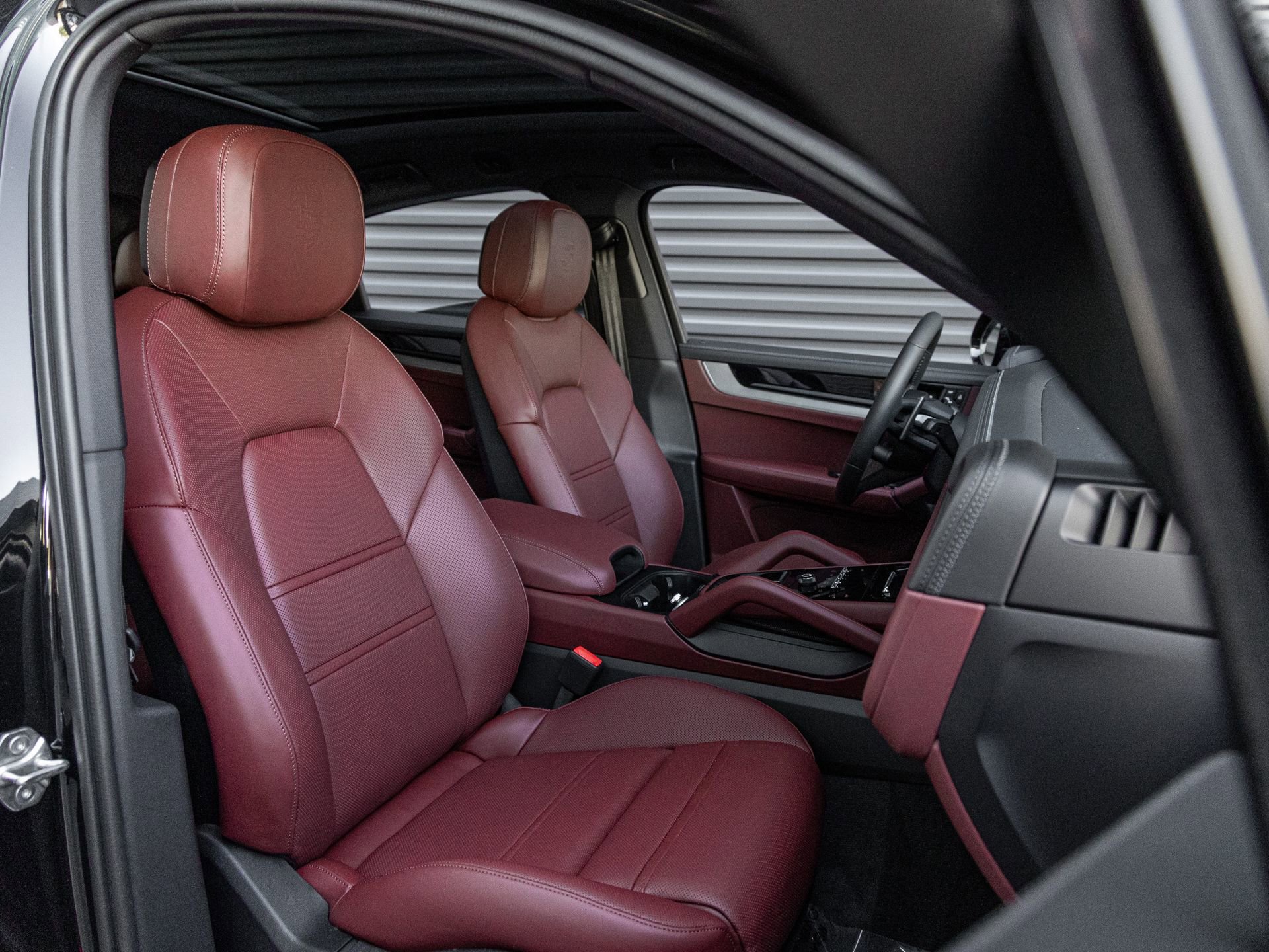 New 2026 Porsche Cayenne Coupe image 35