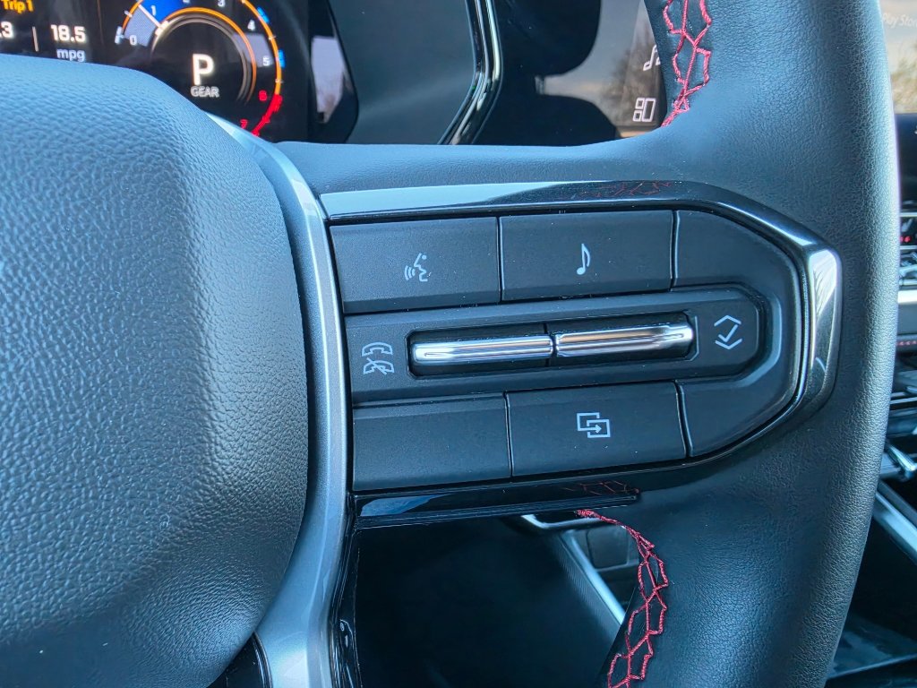 Used 2024 Chevrolet Colorado Z71 w/ Z71 Convenience Package 2 image 14