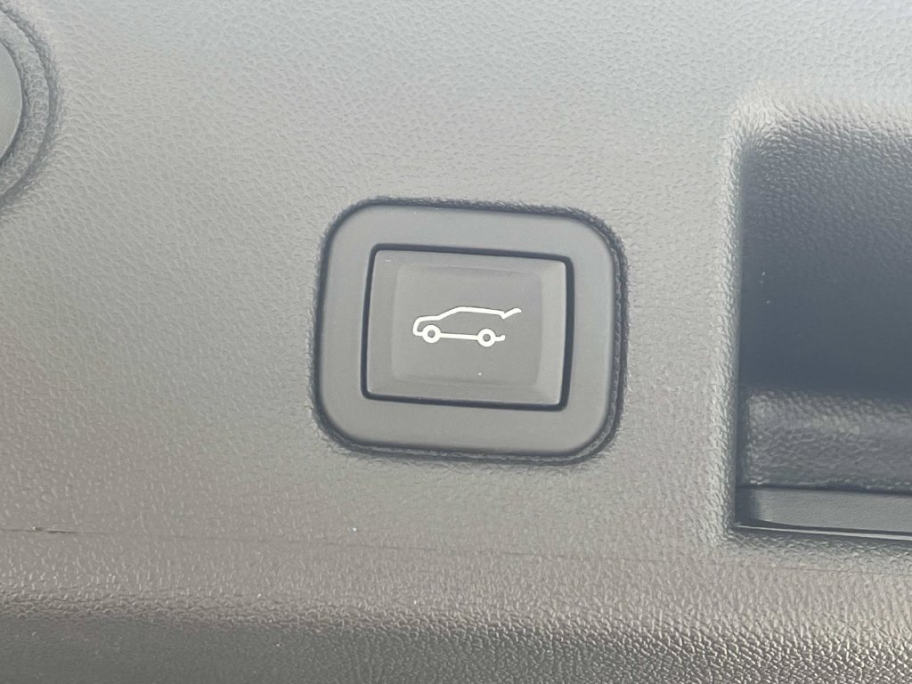 Used 2024 Chevrolet Equinox Premier FWD image 10