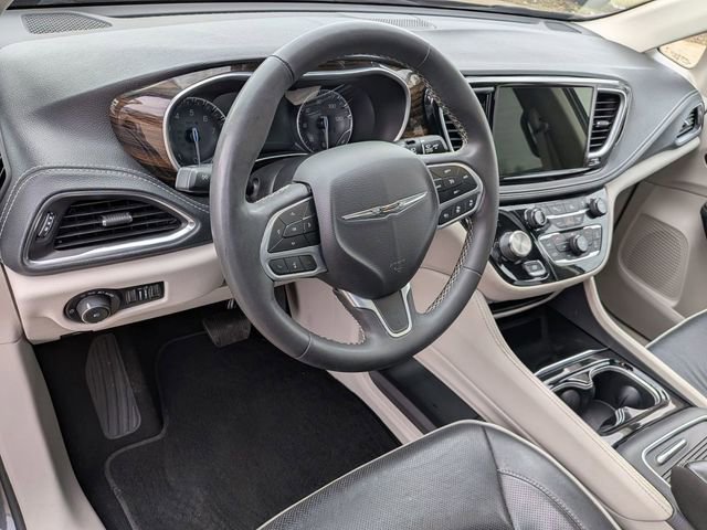 Certified 2023 Chrysler Pacifica Limited image 11