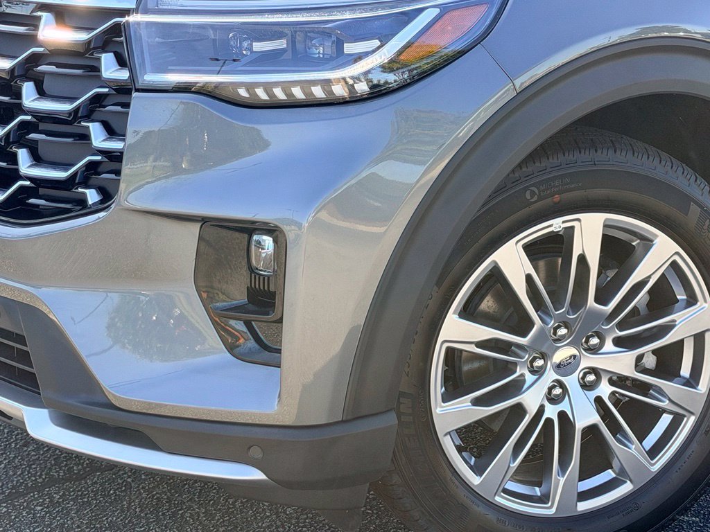New 2026 Ford Explorer Platinum RWD image 3