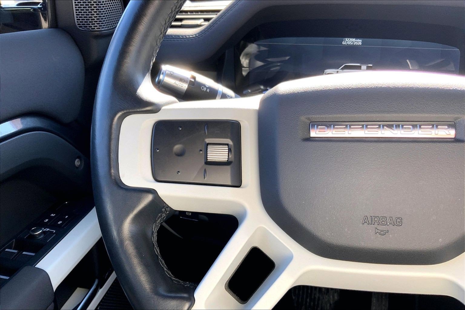 Used 2022 Land Rover Defender 110 X-Dynamic SE image 23