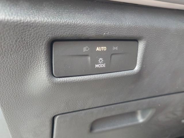 Used 2025 Volkswagen Tiguan SE image 27