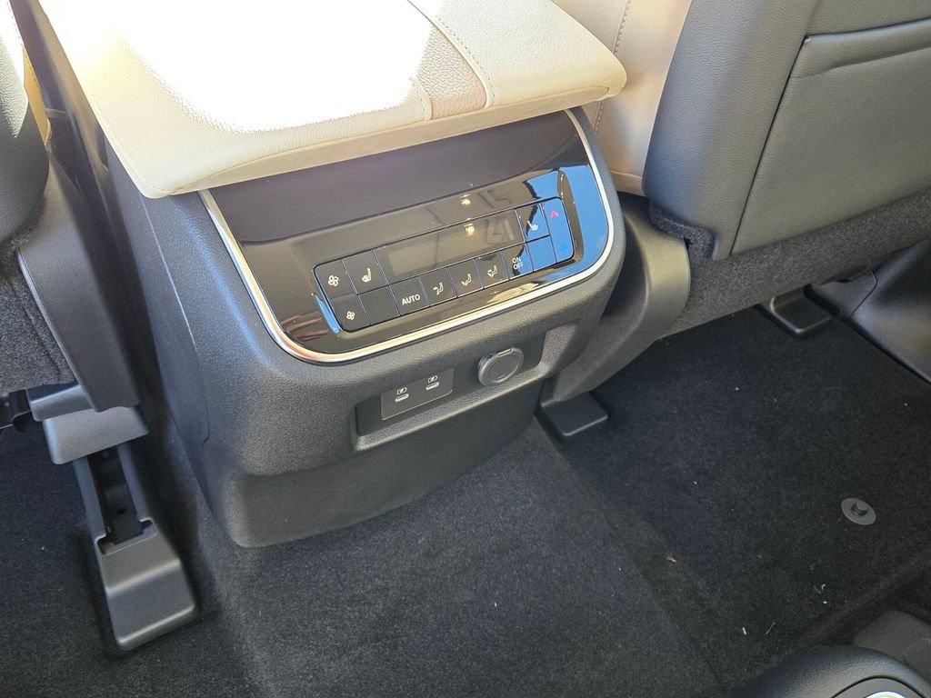 New 2026 Nissan Armada Platinum Reserve image 13