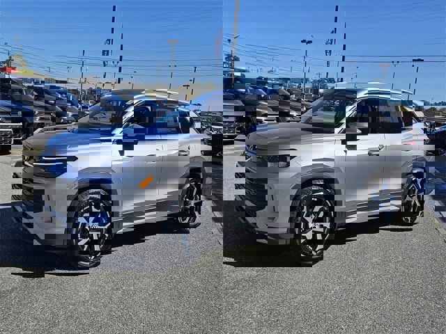 New 2026 Volkswagen Tiguan SE image 3