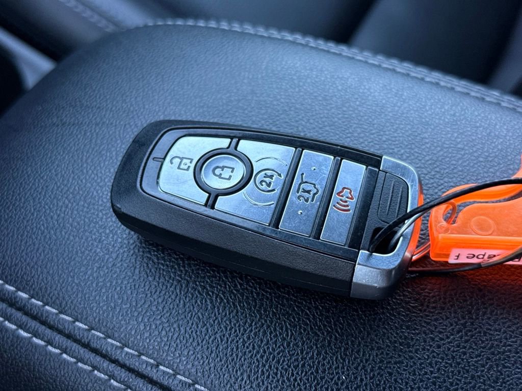 Used 2025 Ford Escape Platinum AWD/4WD image 36