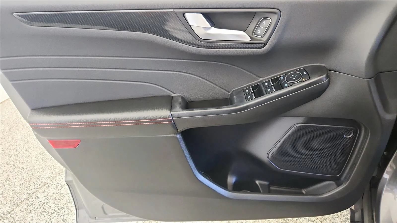 Used 2024 Ford Escape ST-Line FWD image 24