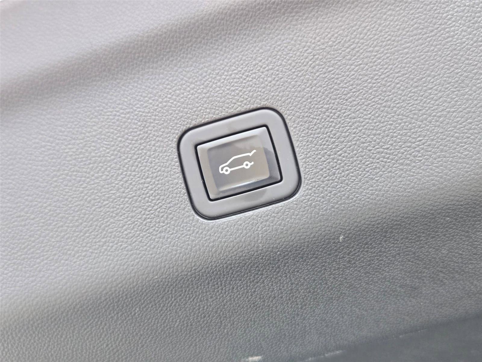 Certified 2024 Cadillac Escalade Sport Platinum w/ LPO, ONYX Package AWD/4WD image 34