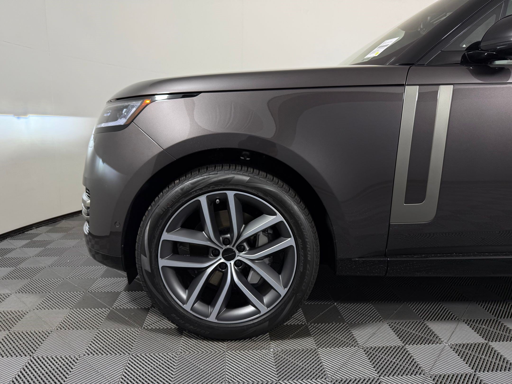 New 2026 Land Rover Range Rover SE AWD/4WD image 13
