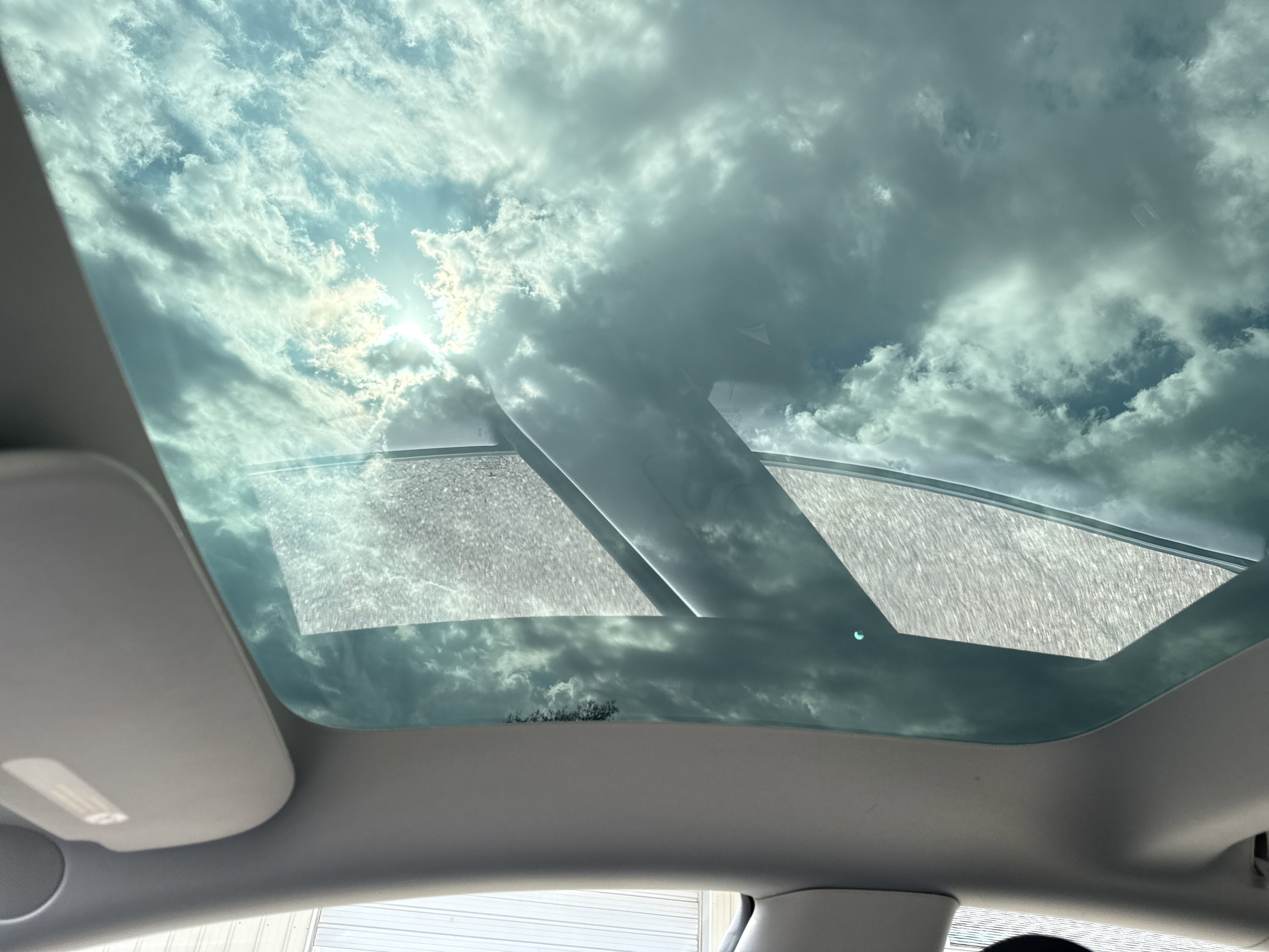 Used 2023 Tesla Model 3 Standard Range image 4