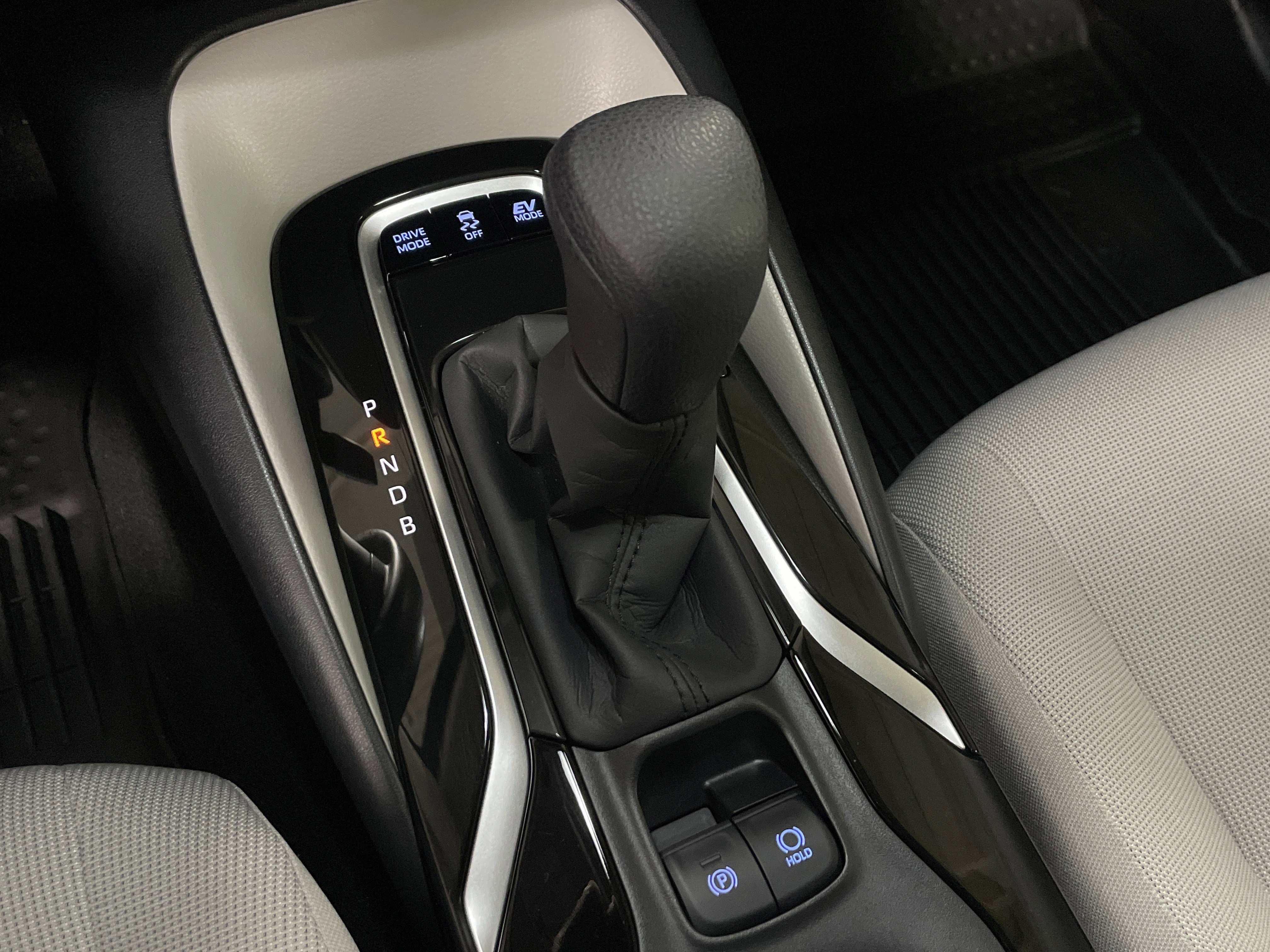 Used 2022 Toyota Corolla LE image 26