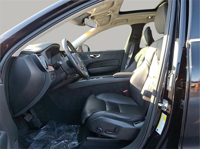 Used 2018 Volvo XC60 T6 Inscription w/ Convenience Package image 12