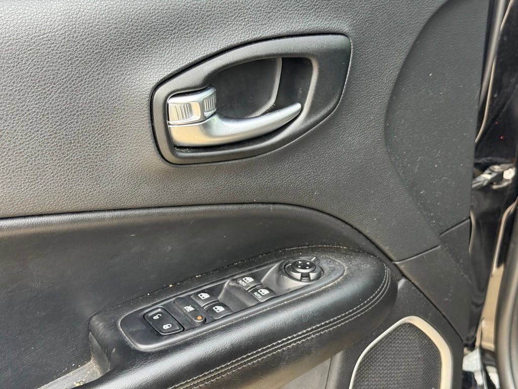 Used 2021 Jeep Compass Latitude image 11