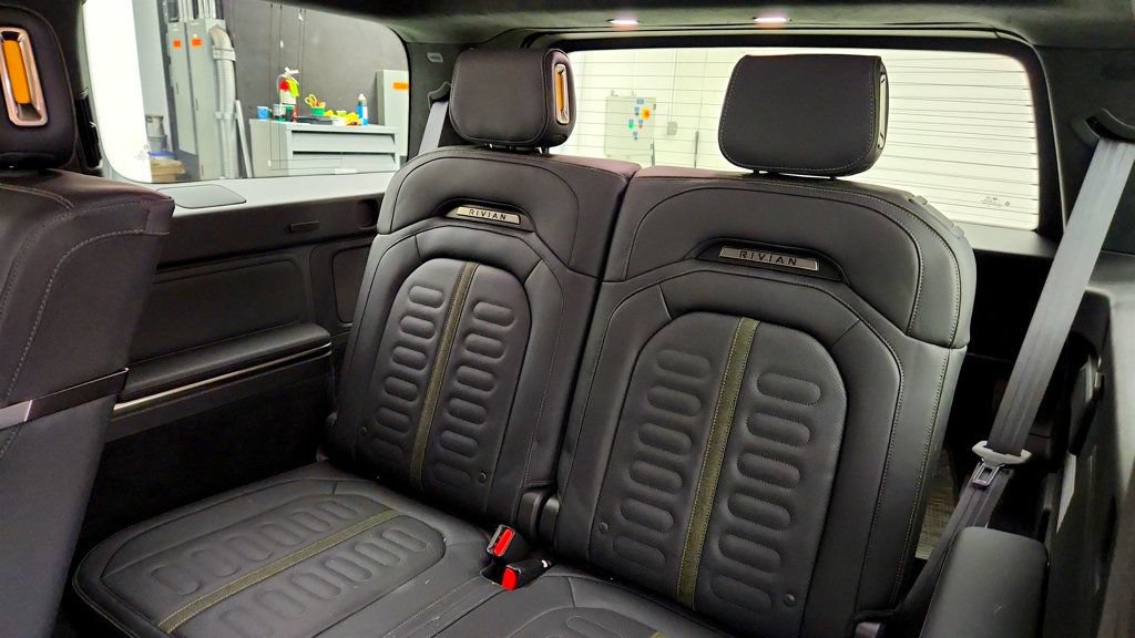 Used 2024 Rivian R1S Adventure AWD/4WD image 22