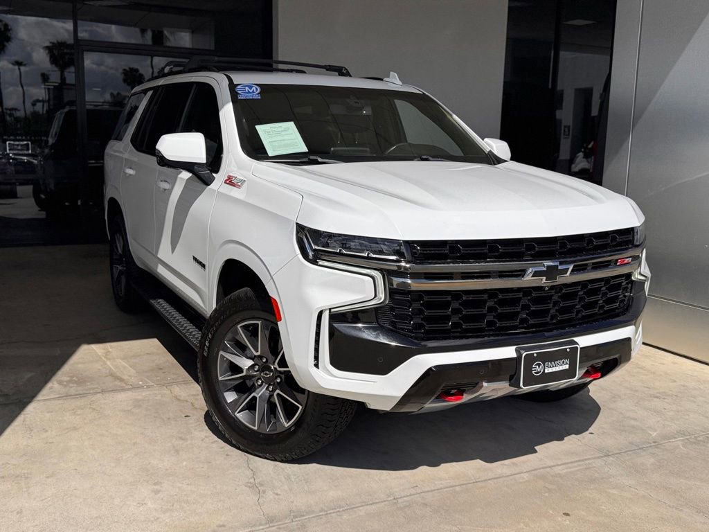 Used 2022 Chevrolet Tahoe Z71 w/ Luxury Package AWD/4WD image 2