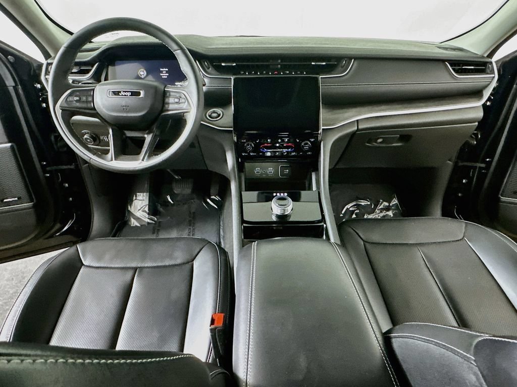 Used 2023 Jeep Grand Cherokee Limited w/ Luxury Tech Group II RWD image 16