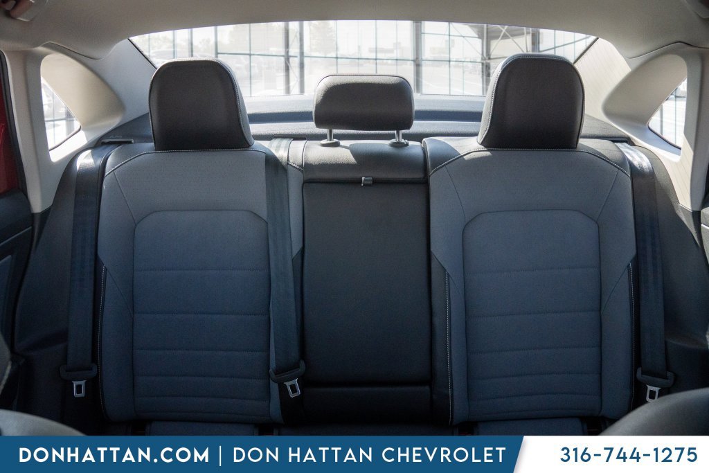 Used 2025 Volkswagen Jetta SE FWD image 24