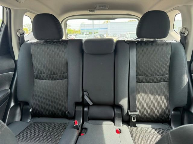 Used 2019 Nissan Rogue S AWD/4WD image 16