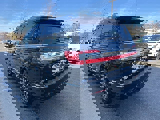 Used 2021 Lincoln Navigator Reserve w/ Luxury Package image 6