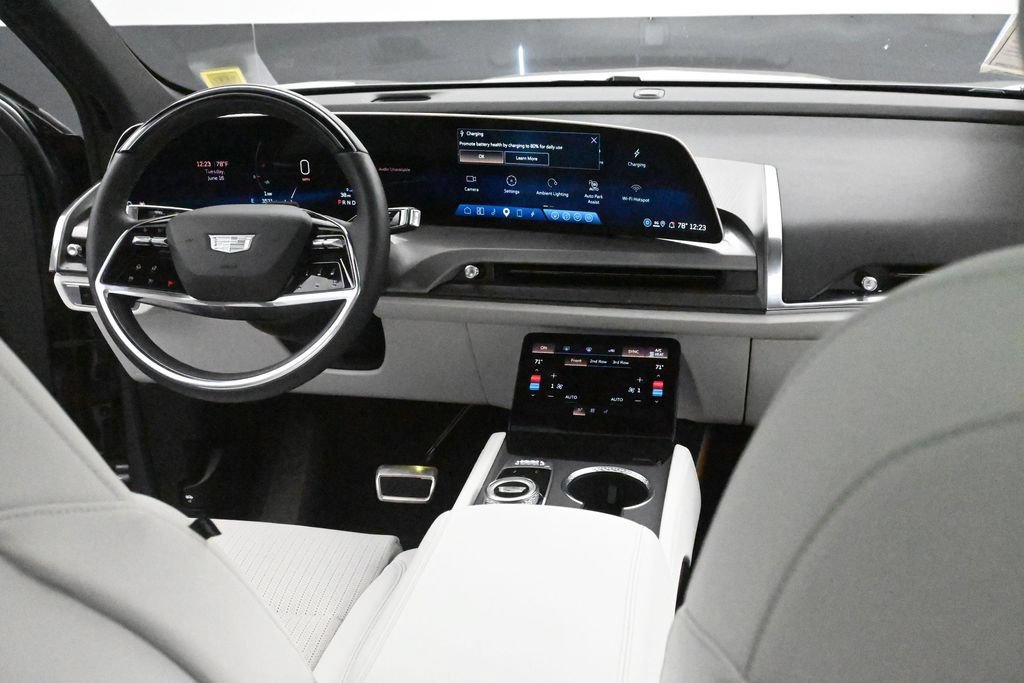 Used 2026 Cadillac Vistiq Luxury AWD/4WD image 14