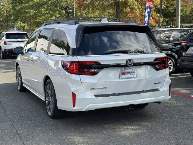 Used 2025 Honda Odyssey Touring image 8
