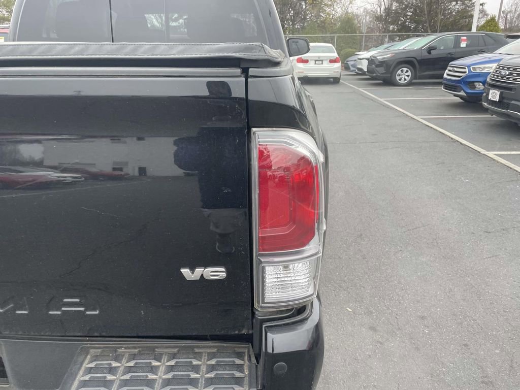 Used 2022 Toyota Tacoma TRD Sport image 18