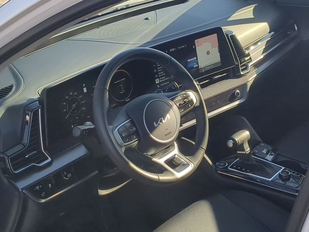 Used 2025 Kia Sportage SX image 10