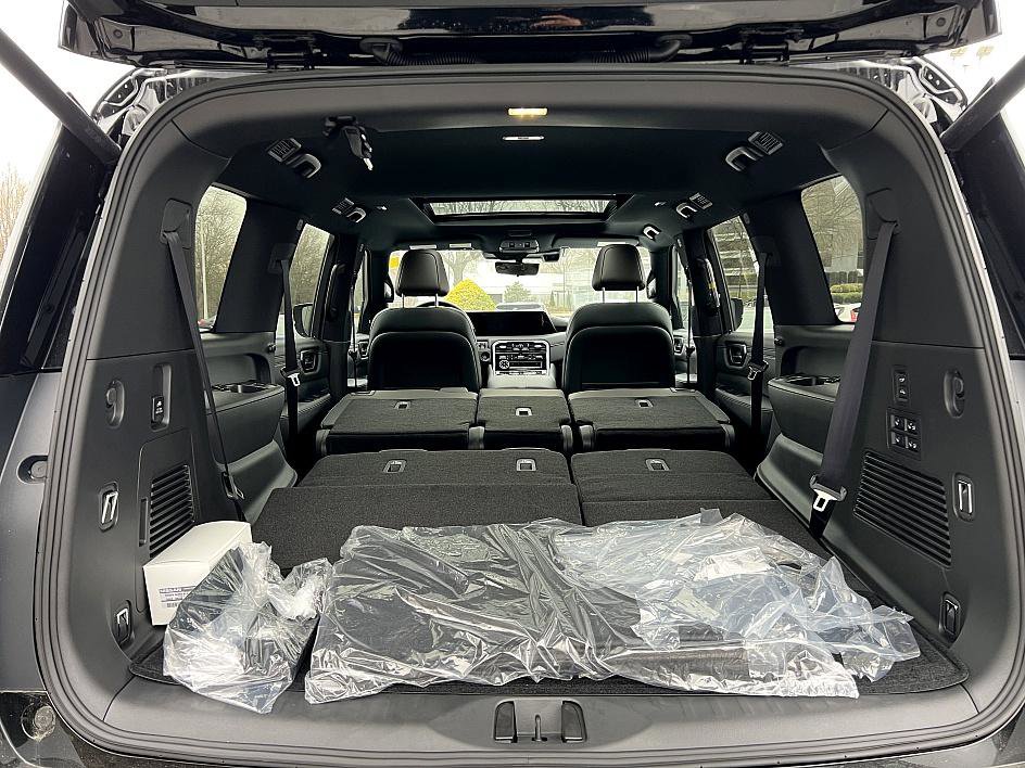 New 2025 Nissan Armada Platinum Reserve image 24