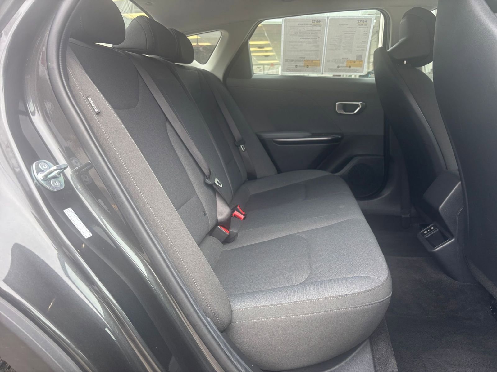 Used 2025 Kia K4 LXS image 38