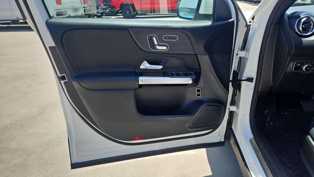 Used 2023 Mercedes-Benz GLB 250 image 22