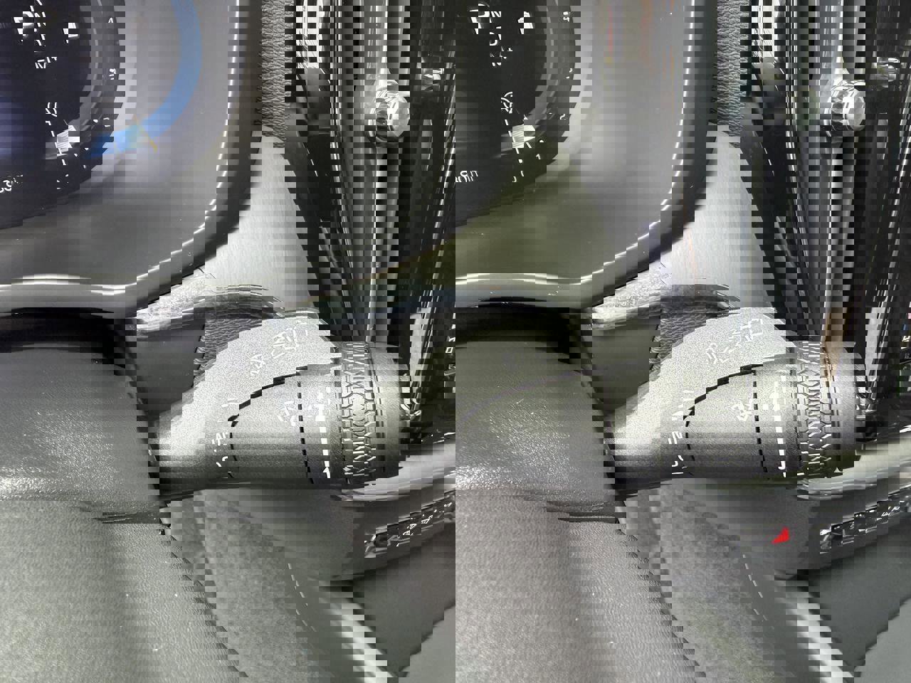 Used 2024 Volvo XC60 B5 Core image 19