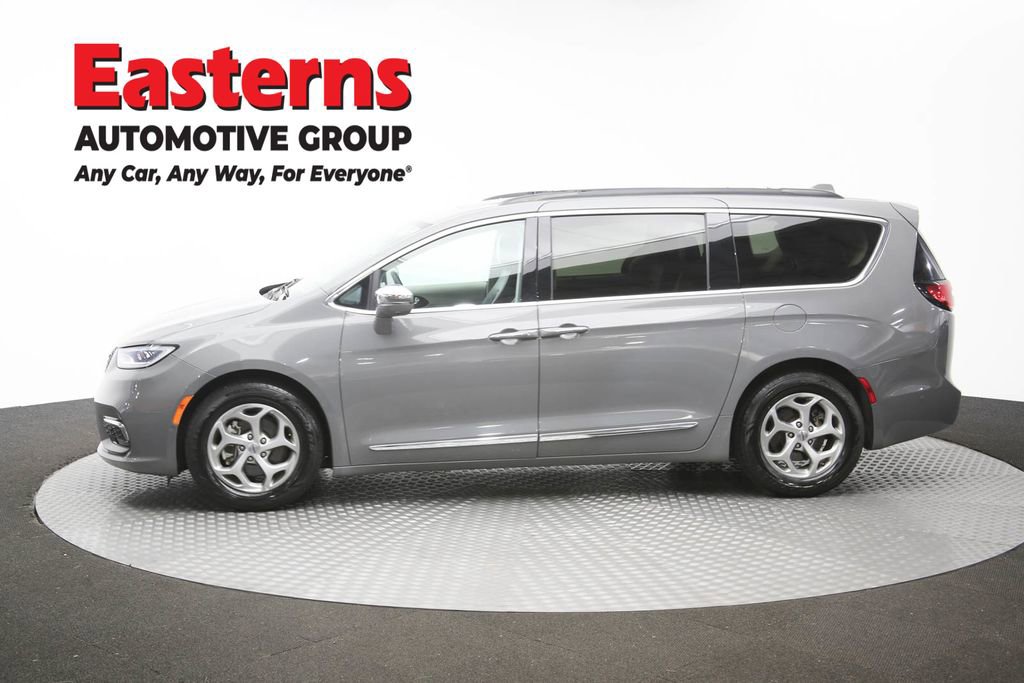 Used 2022 Chrysler Pacifica Limited FWD image 57