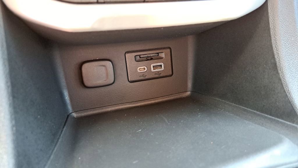 Used 2022 GMC Acadia SLT w/ Technology Package image 23